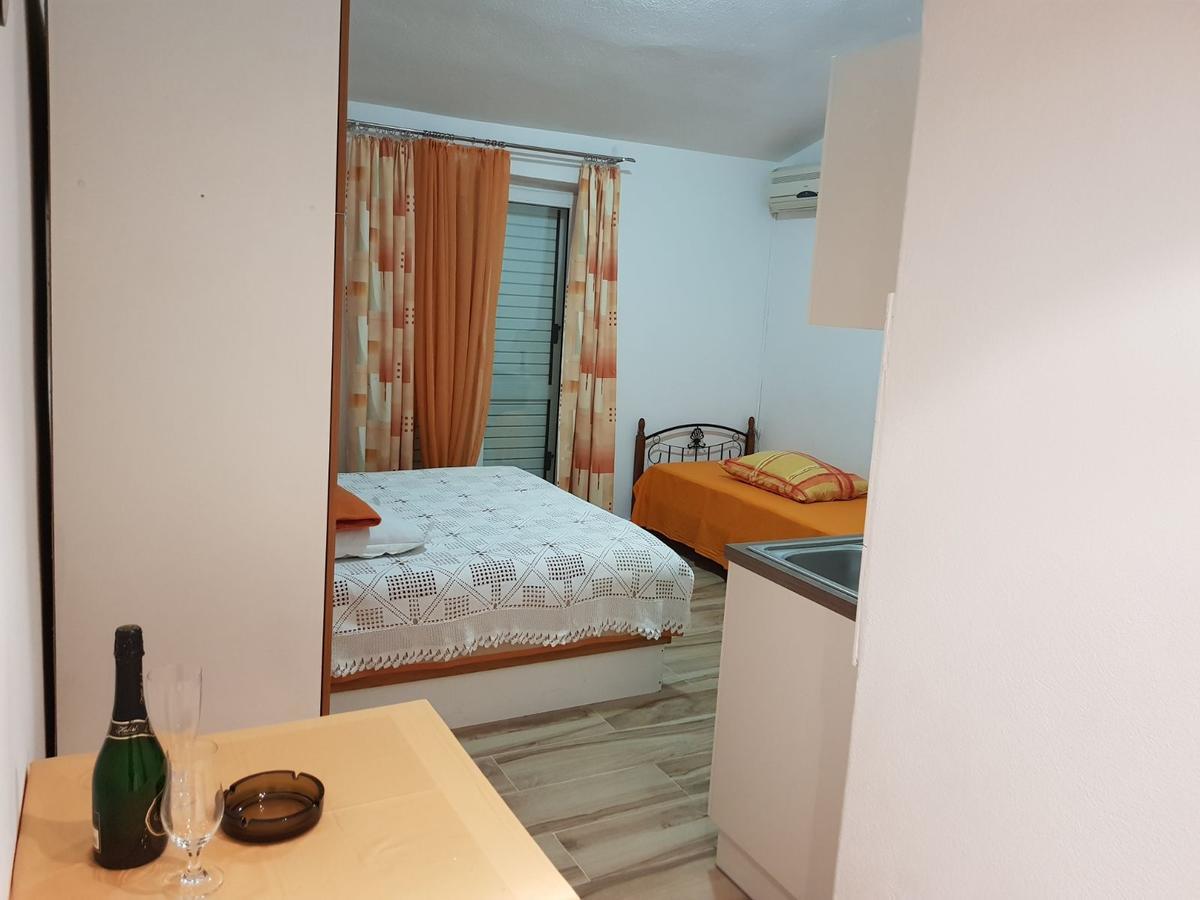 Apartments Pomalo Gostinjska kuća