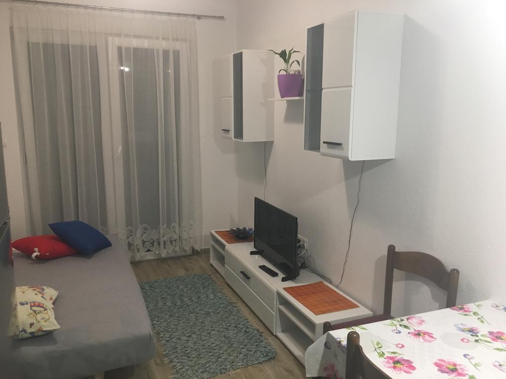 Pomalo * Makarska